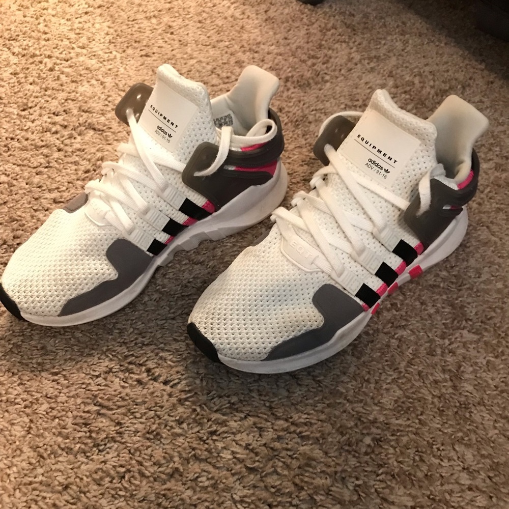 ⭕️SOLD⭕️ Girl’s Adidas shoes